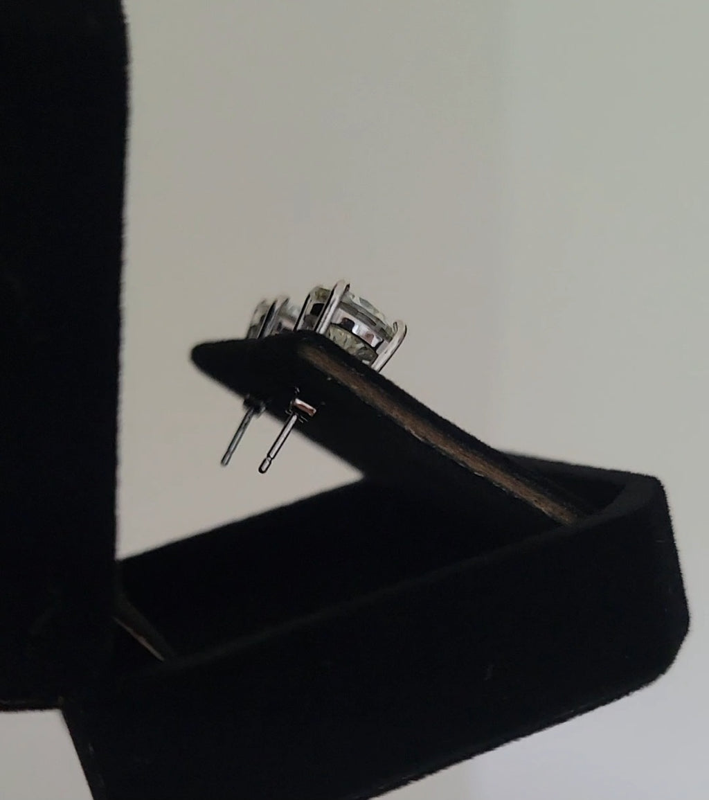 New 6ct Certified Moissanite Stud Earrings