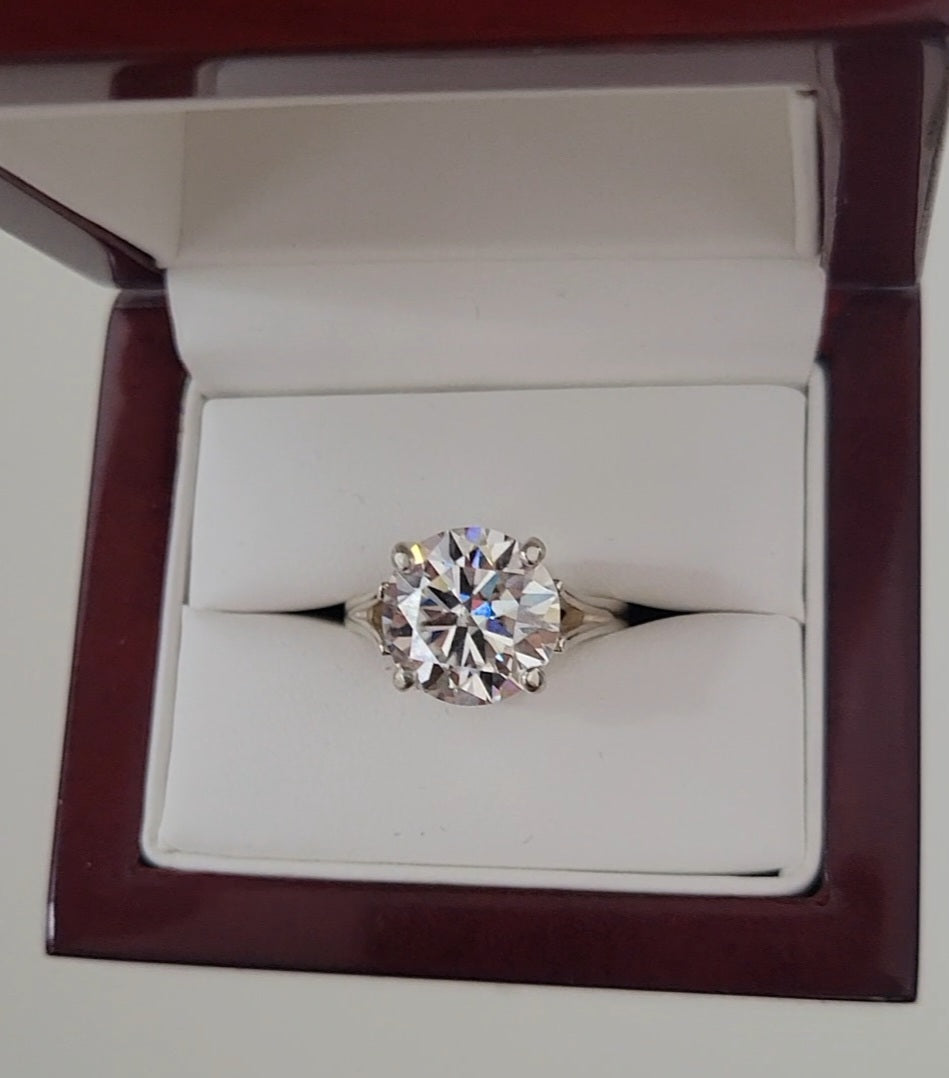 New 4ct Certified Moissanite Engagement Ring, size 7