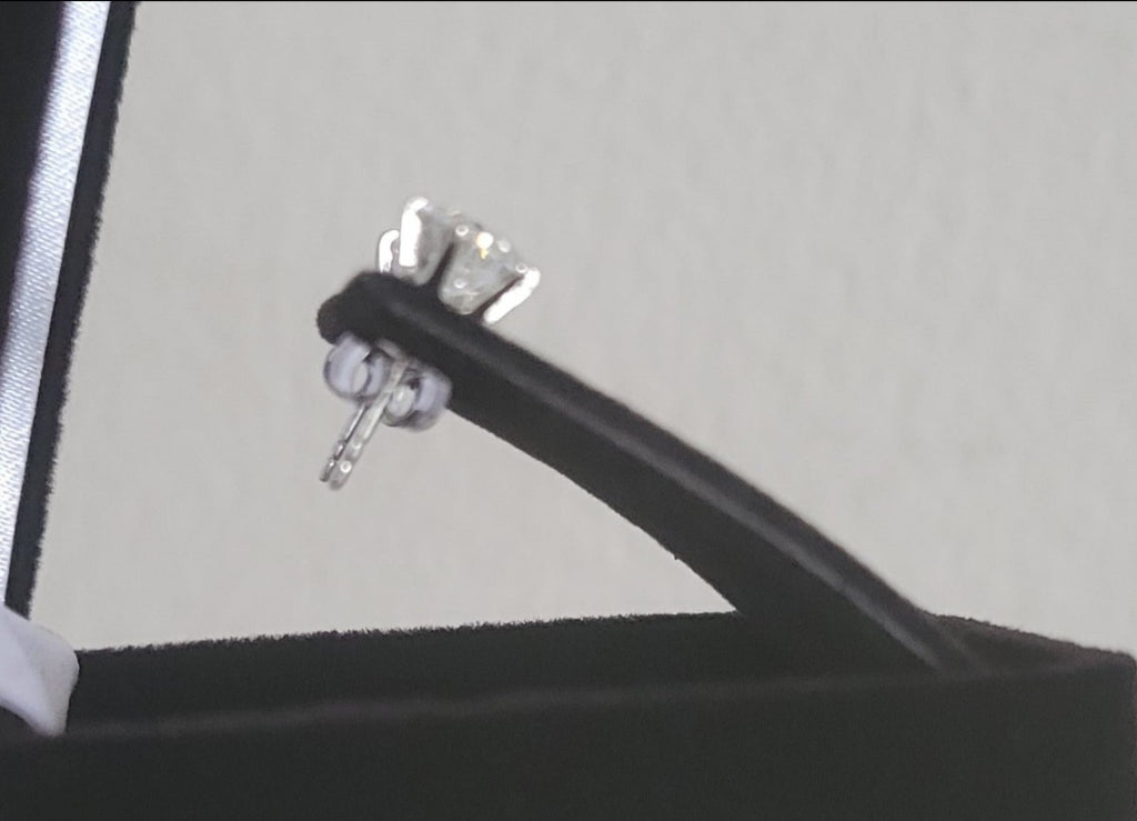 New 2ct Certified Moissanite Stud Earrings