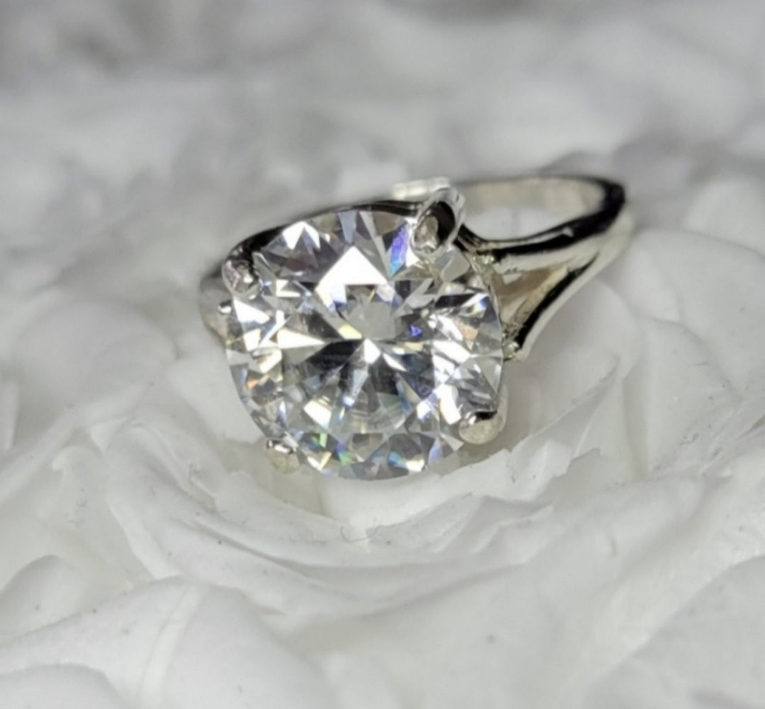 New 4ct Certified Moissanite Engagement Ring, size 7