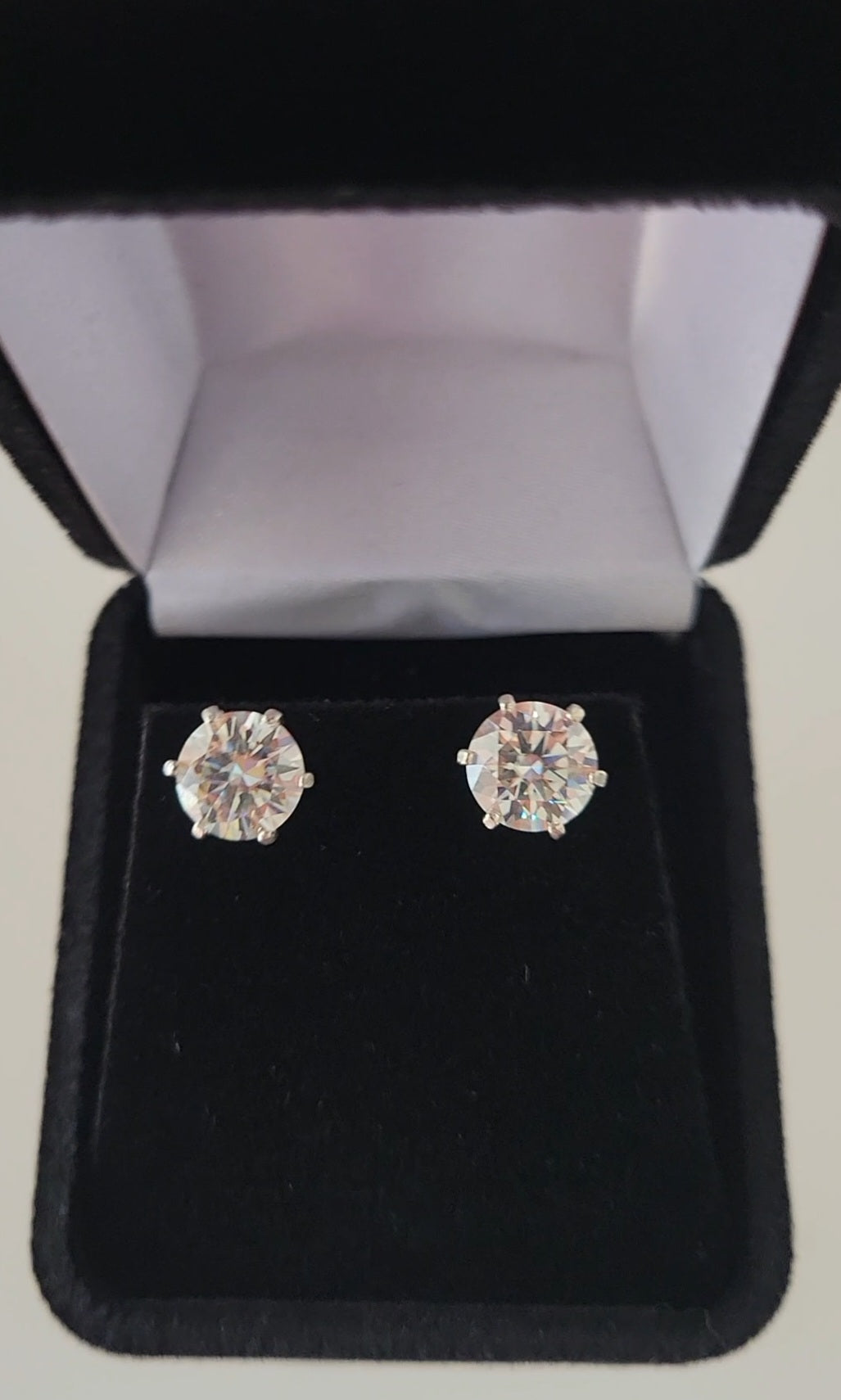 New 4ct Certified Moissanite Stud Earrings!