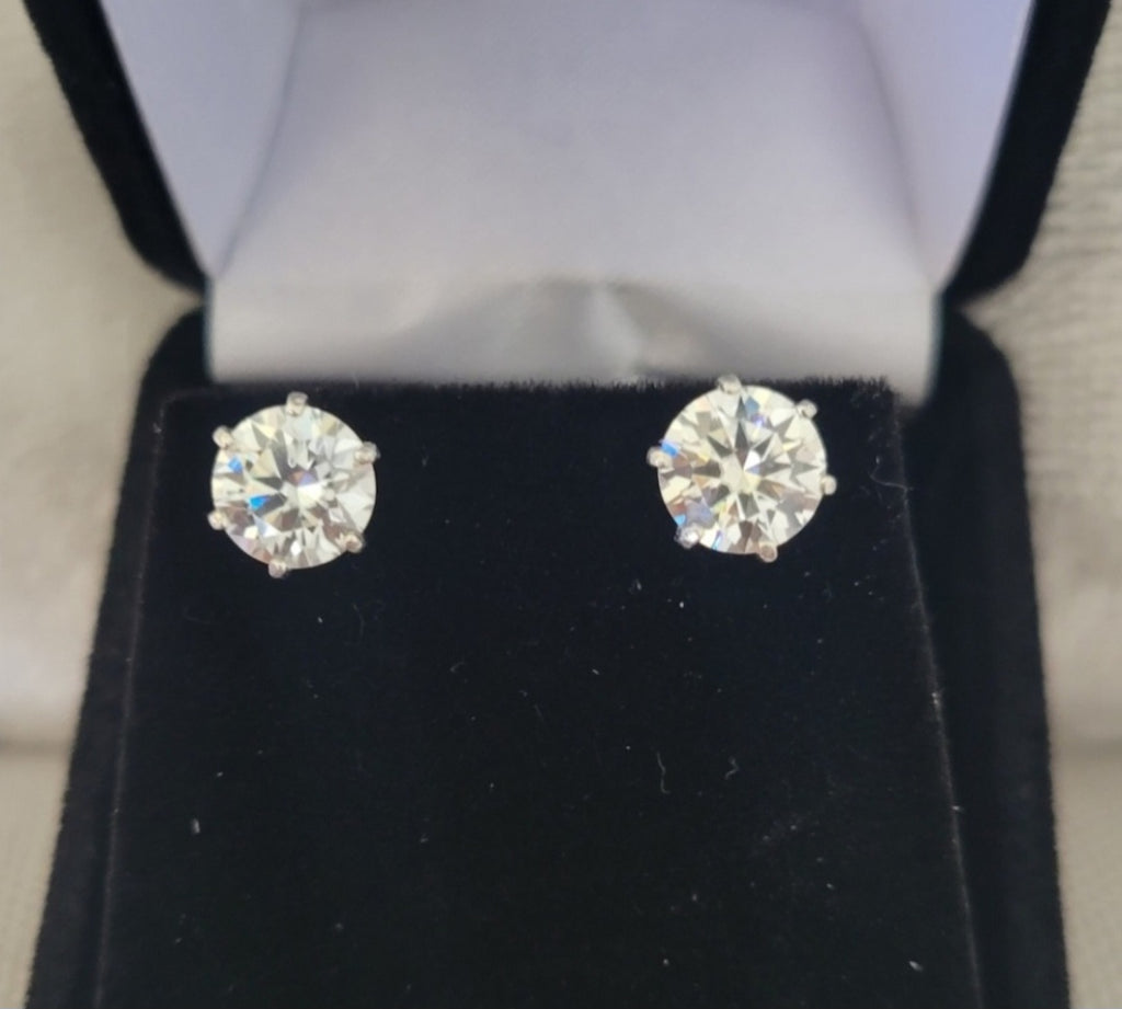 New 4ct Certified Moissanite Stud Earrings!